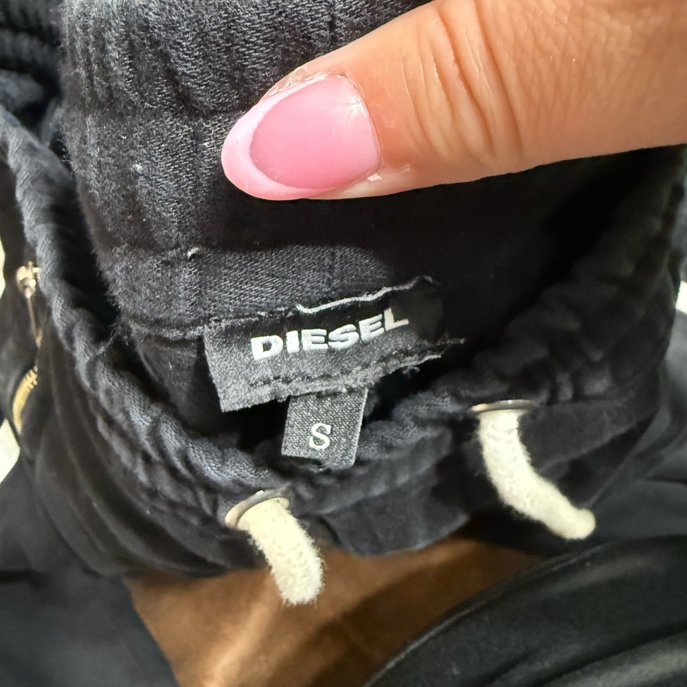 Men’s size small Diesel joggers - Picture 6 of 13